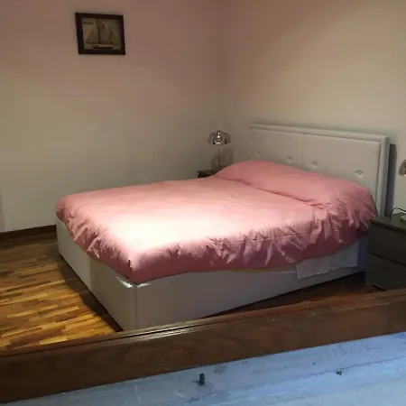 Bed and Breakfast Chic